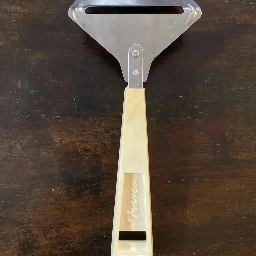 Vintage Travco Cheese Cutter Slicer Plastic Handle White‎ Flowers